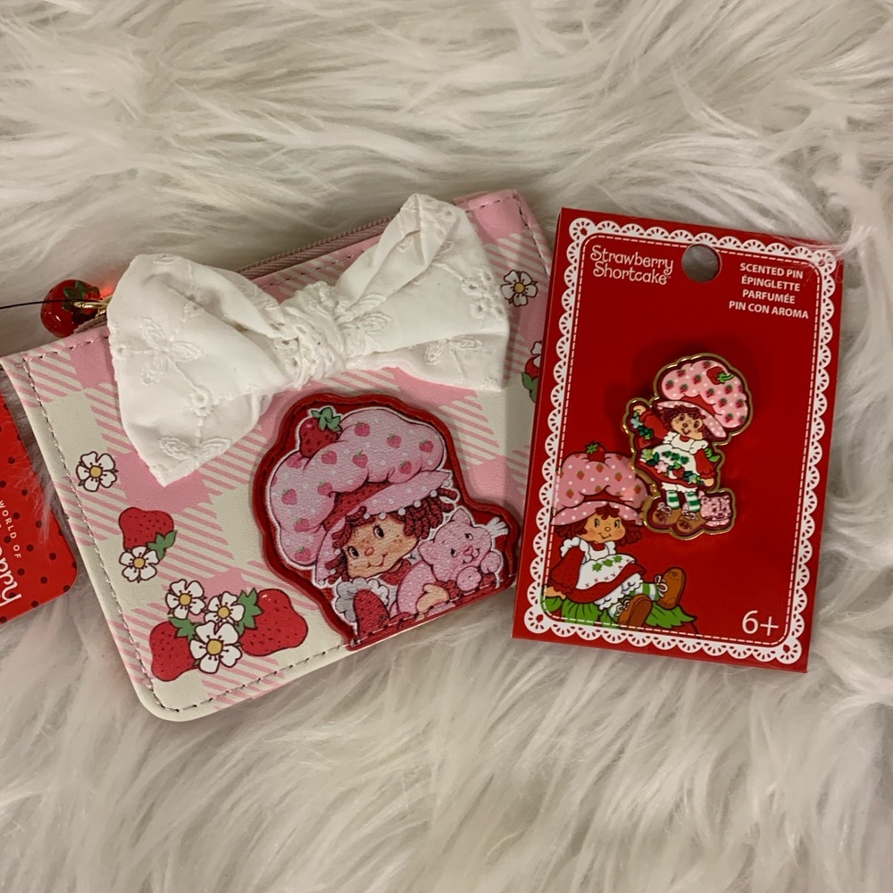 Strawberry Shortcake Gingham Bow Cardholder Wallet, Loungefly Scented Pin